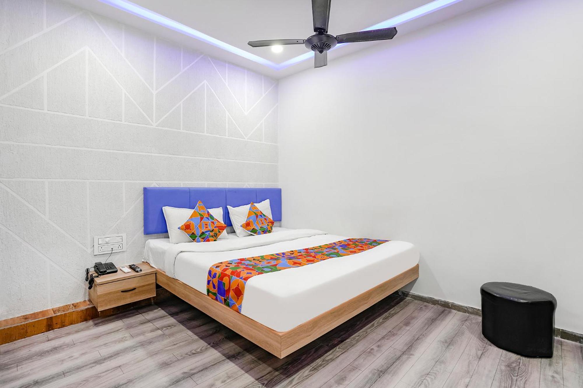 Fabhotel Vrundavan, Athwa Bhatha Экстерьер фото