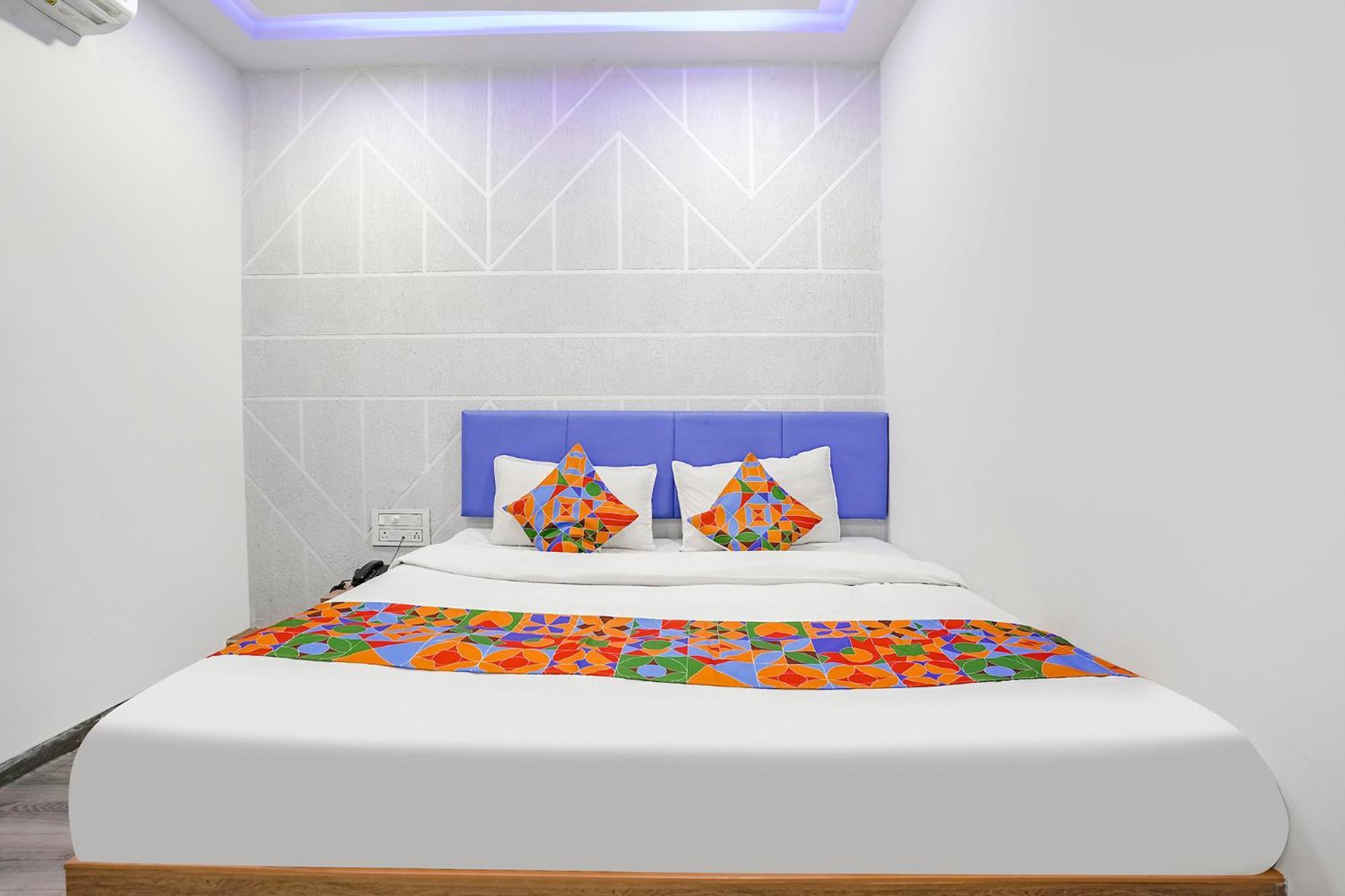 Fabhotel Vrundavan, Athwa Bhatha Экстерьер фото