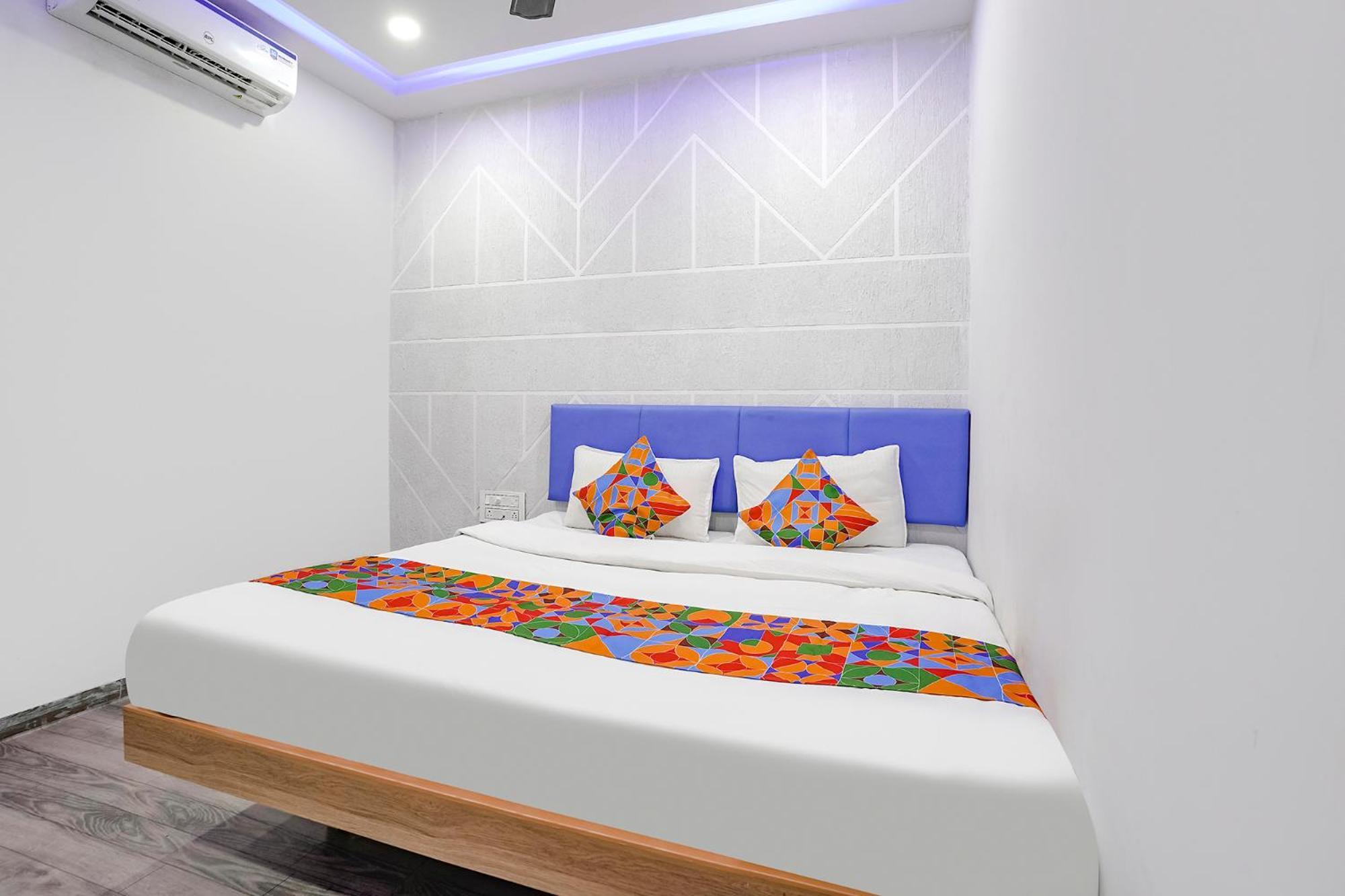 Fabhotel Vrundavan, Athwa Bhatha Экстерьер фото