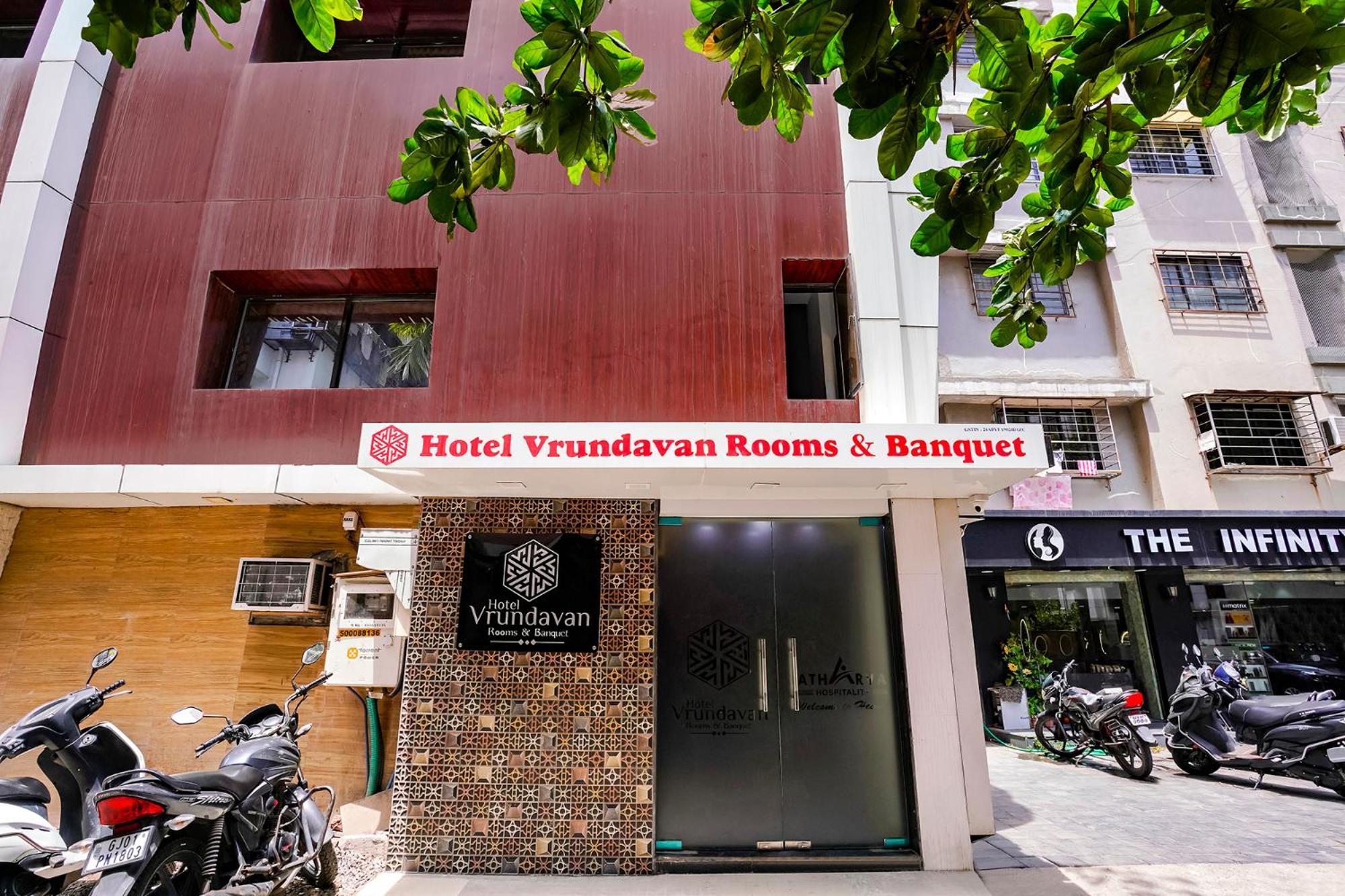 Fabhotel Vrundavan, Athwa Bhatha Экстерьер фото